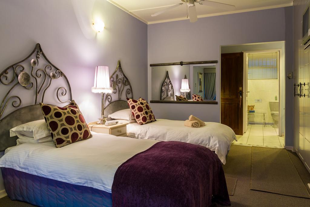 Joern'S Gaestehaus Mbombela Room photo